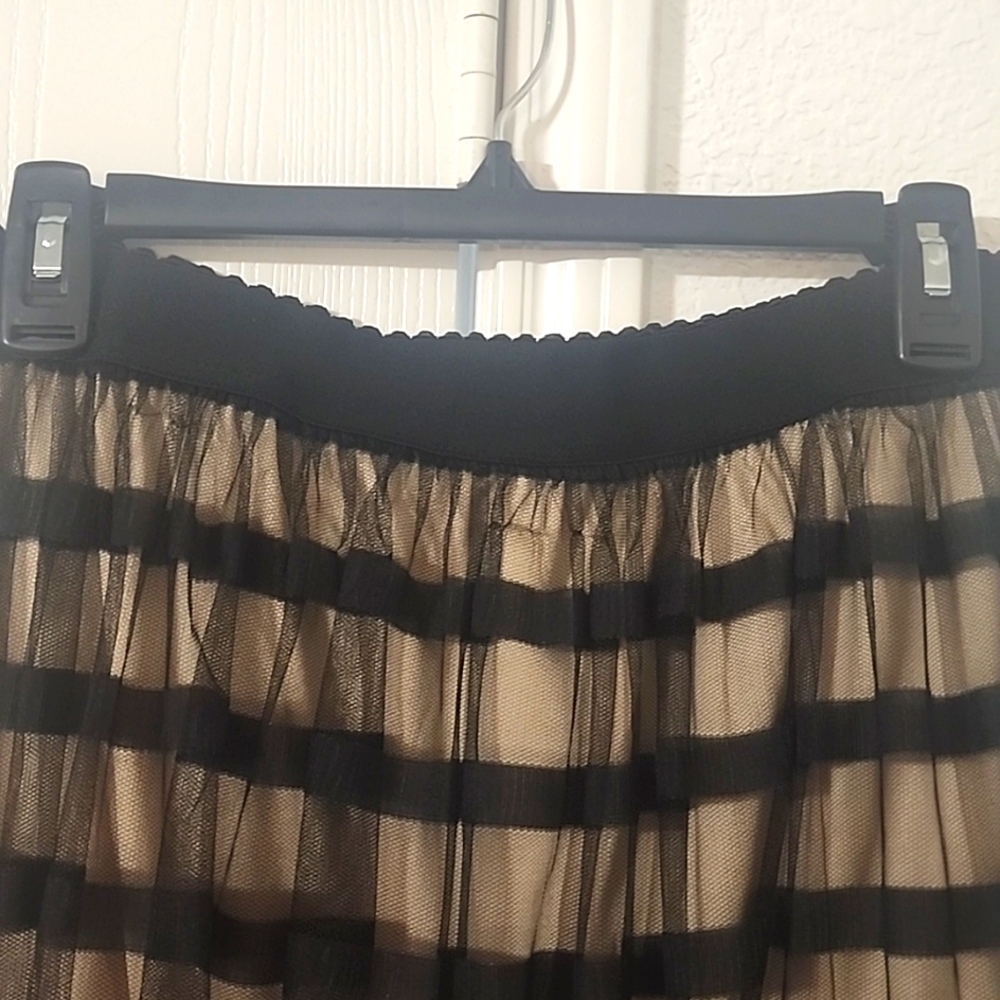 Metrowear Skirt - Picture 5 of 6